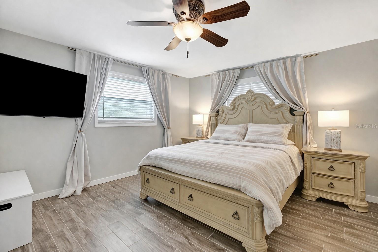 Image 20 of 40 For 242 176th Avenue E