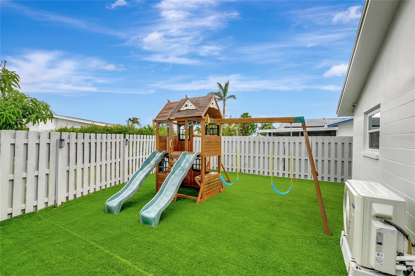 Image 30 of 40 For 242 176th Avenue E
