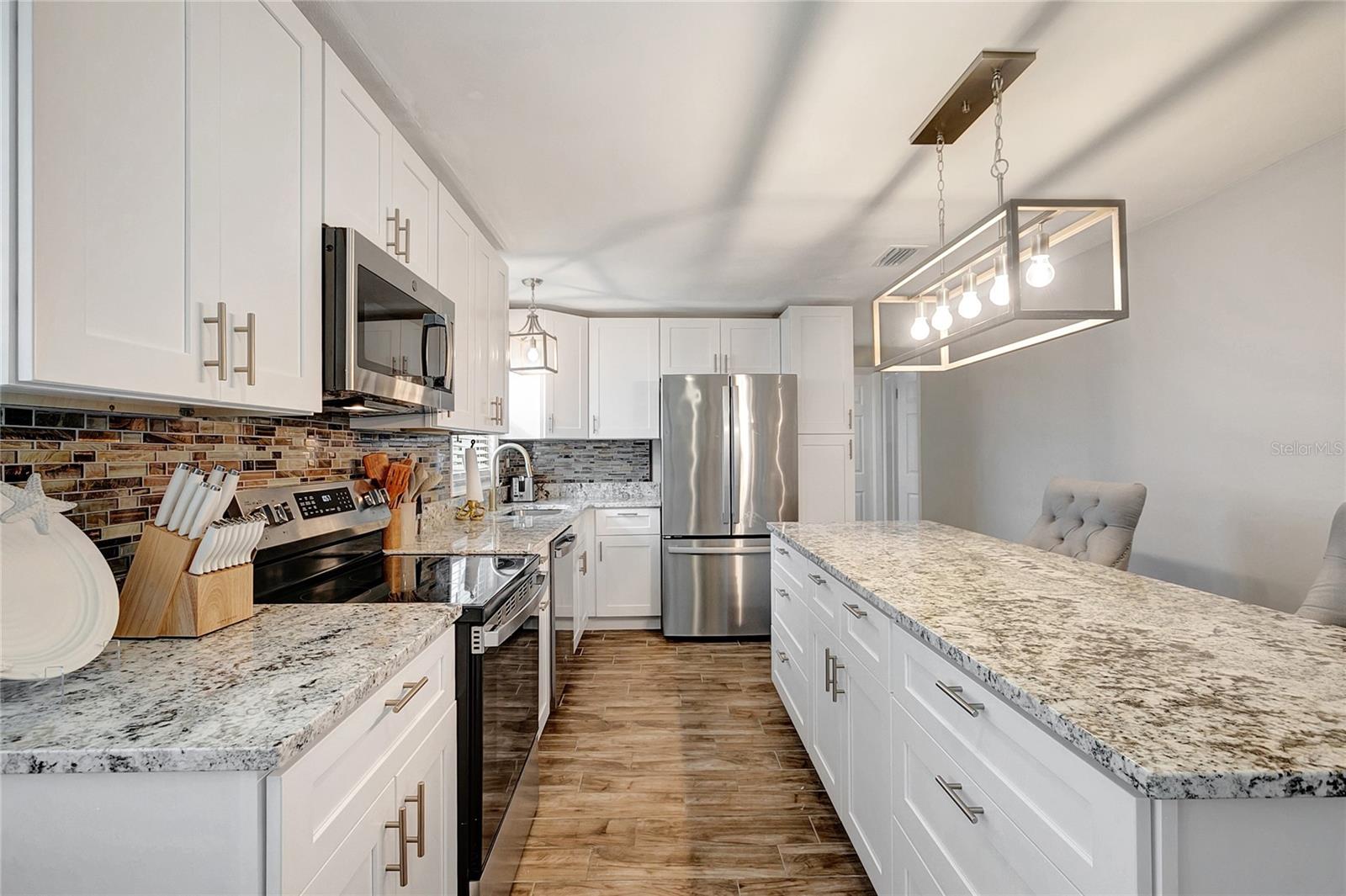 Image 4 of 40 For 242 176th Avenue E