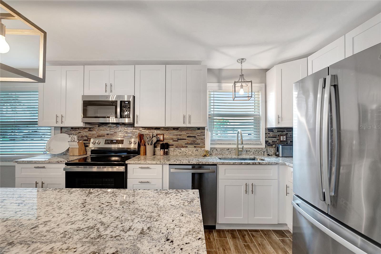 Image 5 of 40 For 242 176th Avenue E
