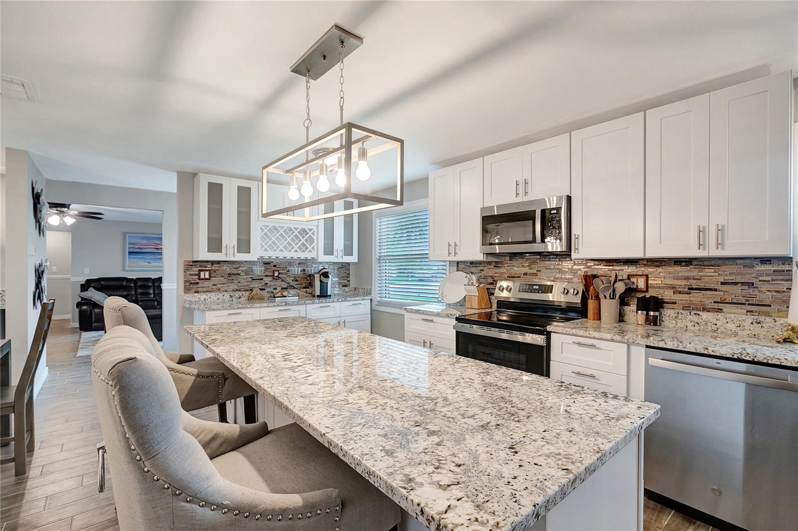 Image 7 of 40 For 242 176th Avenue E
