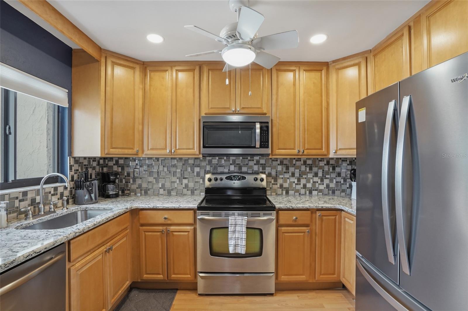 Image 16 of 67 For 1624 Stickney Point Road 1624-208