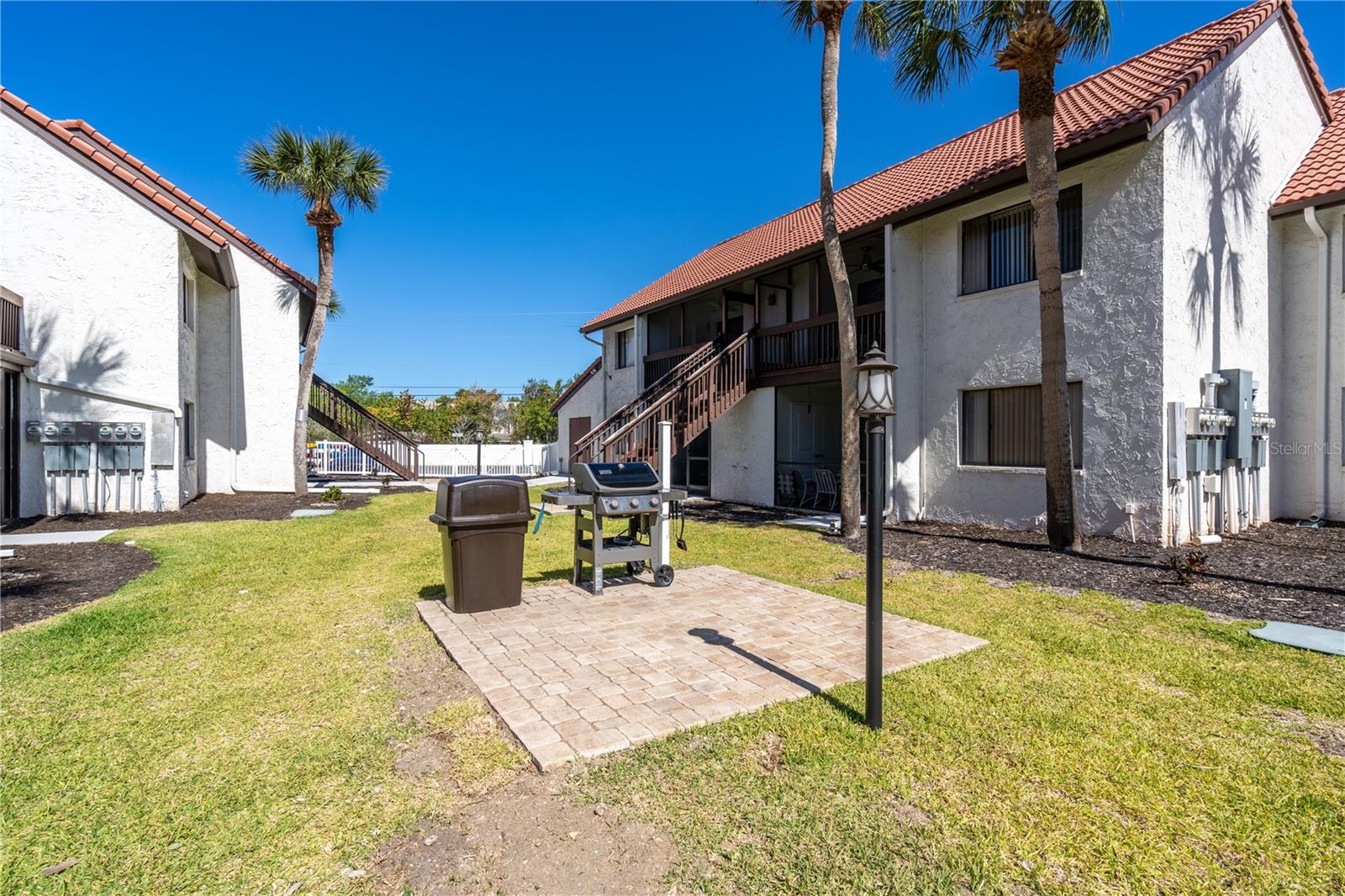 Image 45 of 67 For 1624 Stickney Point Road 1624-208