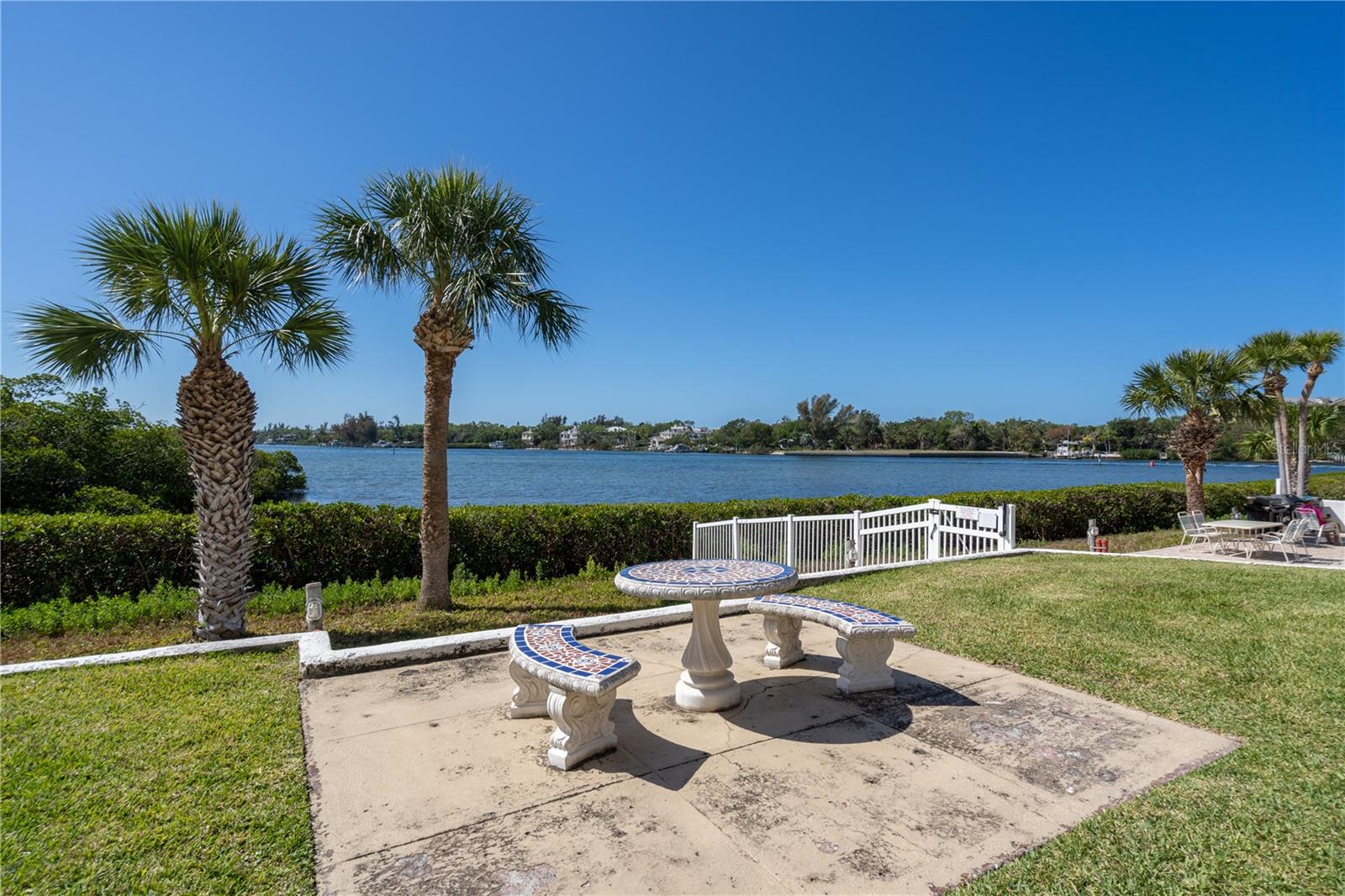 Image 49 of 67 For 1624 Stickney Point Road 1624-208