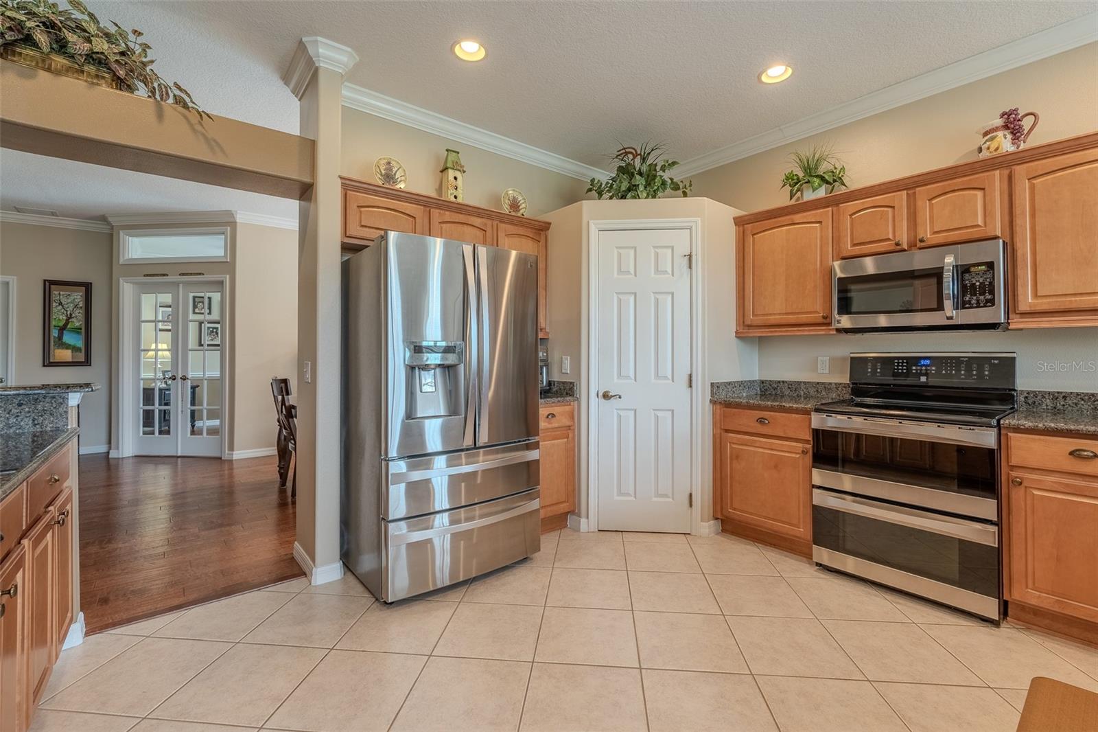 Image 18 of 74 For 15525 14th Avenue Road