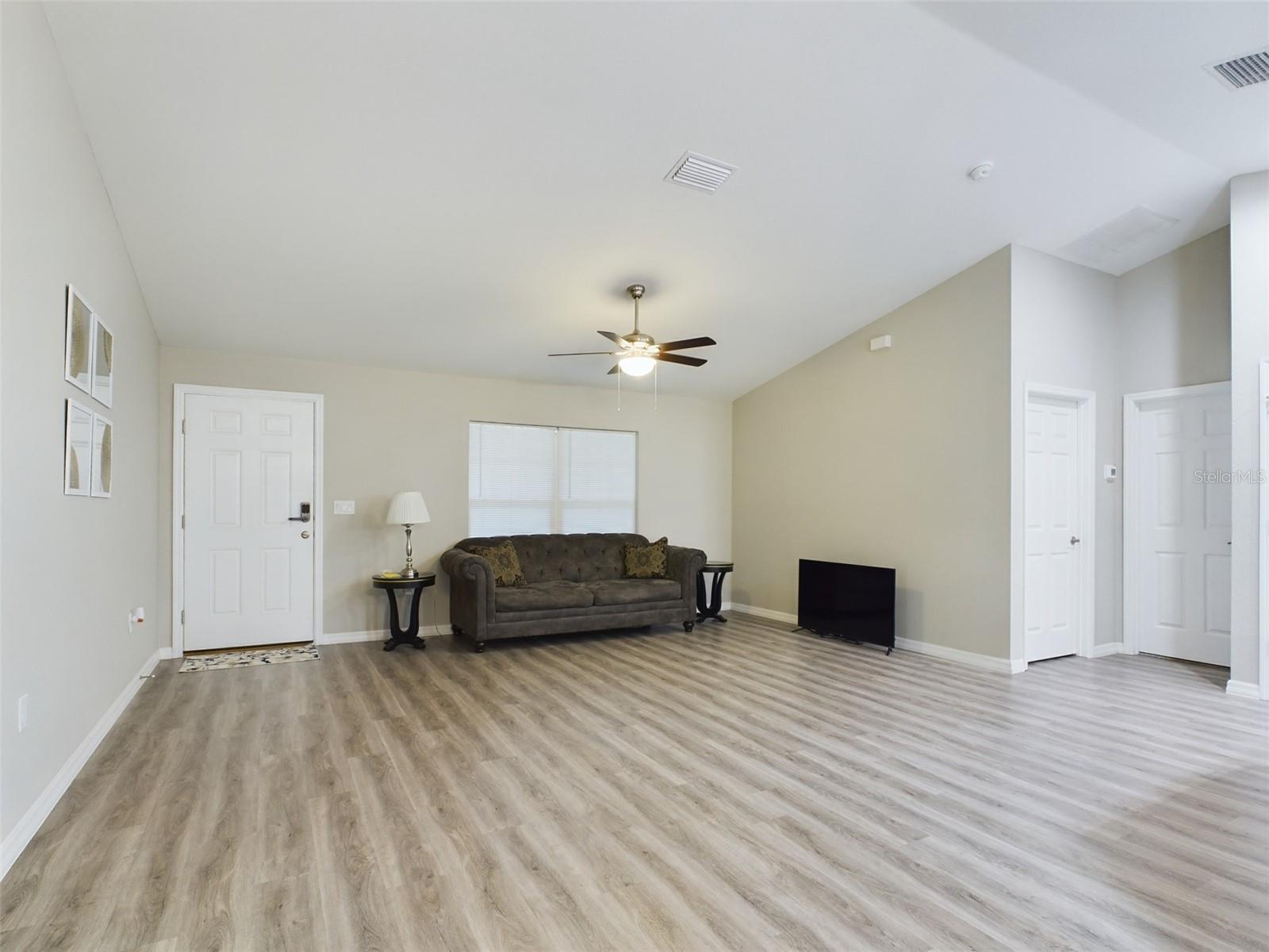 Image 6 of 17 For 10102 188th Circle