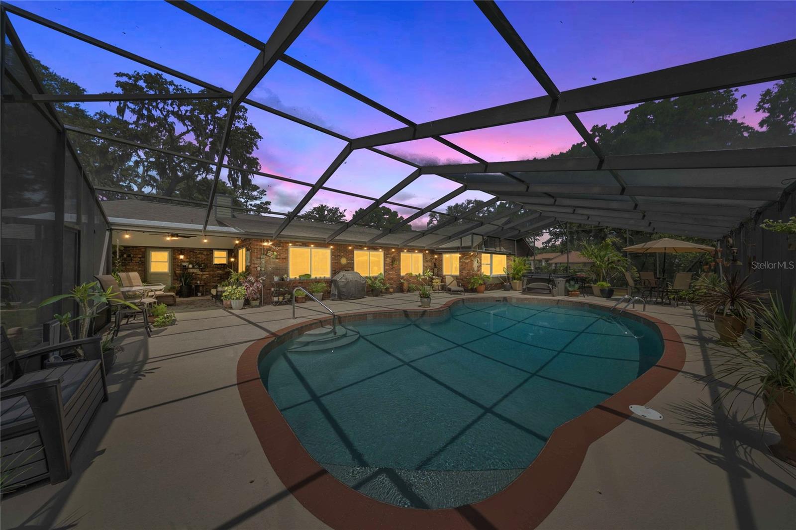 Image 4 of 72 For 9525 72nd Court