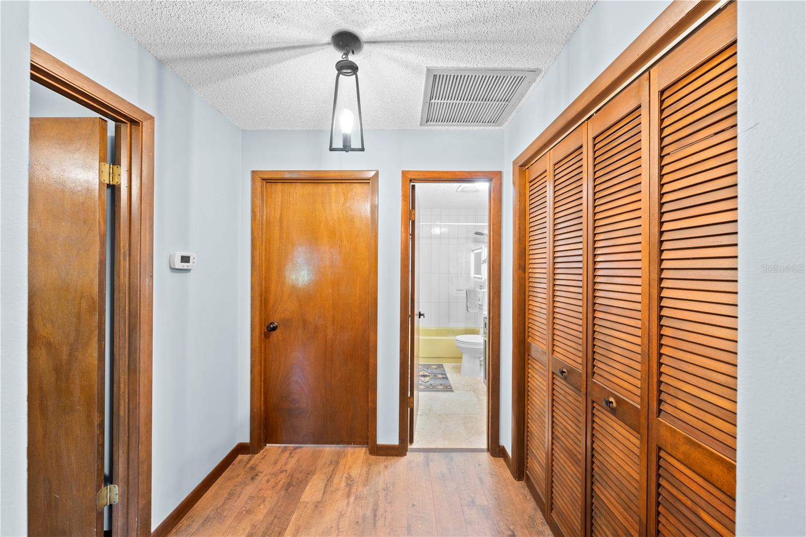Image 4 of 47 For 1820 175th Terrace Road