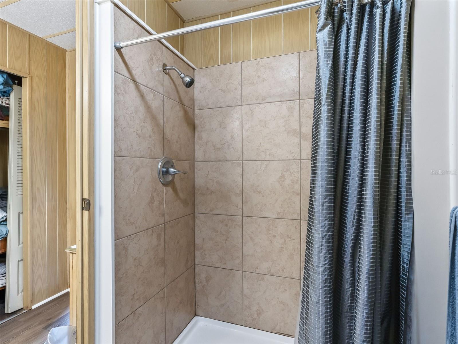 Image 16 of 27 For 3226 39th Avenue