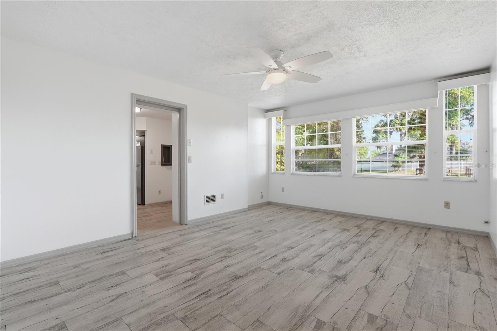Image 11 of 31 For 2270 34th Street