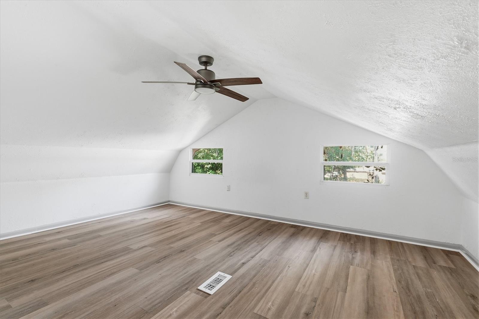 Image 21 of 31 For 2270 34th Street