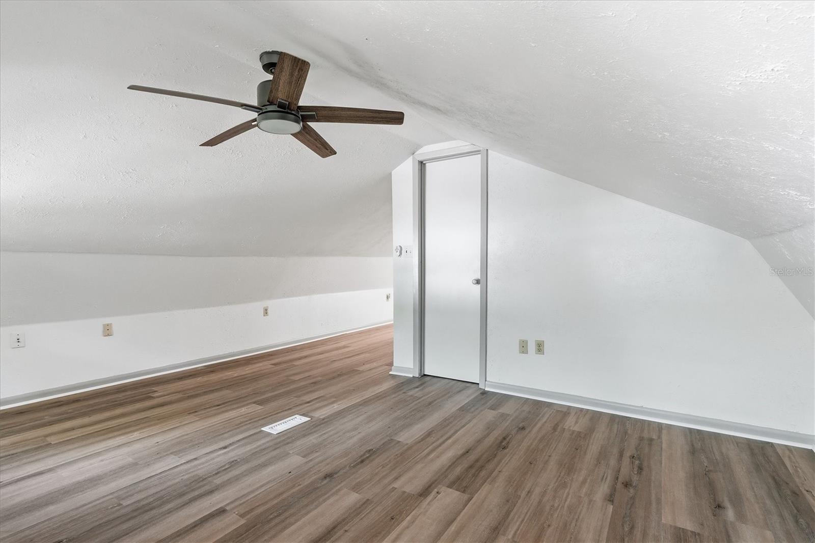 Image 22 of 31 For 2270 34th Street