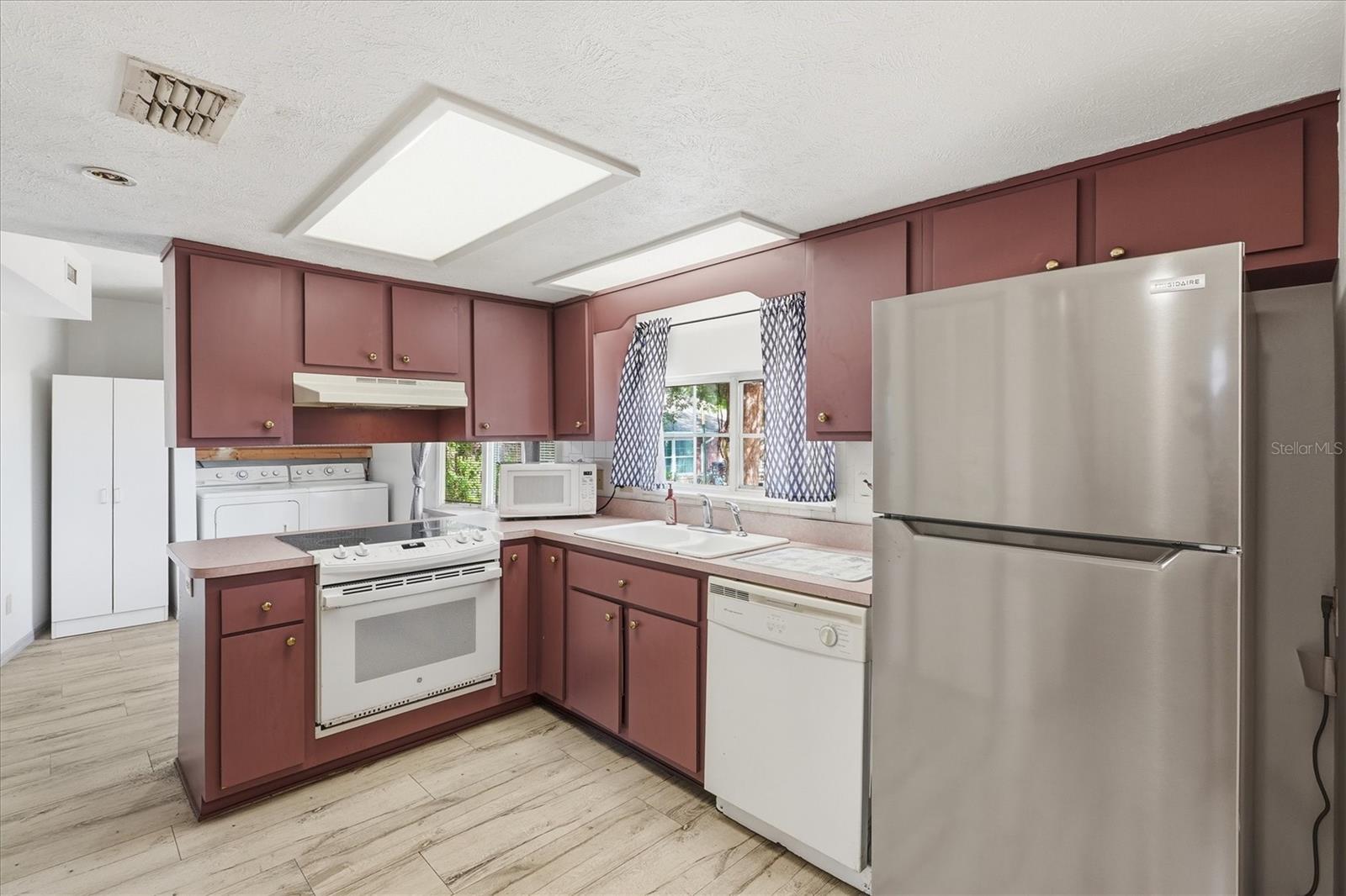Image 5 of 31 For 2270 34th Street