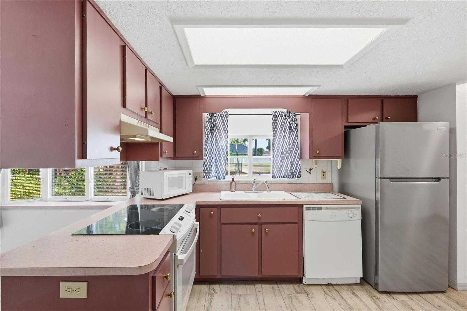 Image 6 of 31 For 2270 34th Street