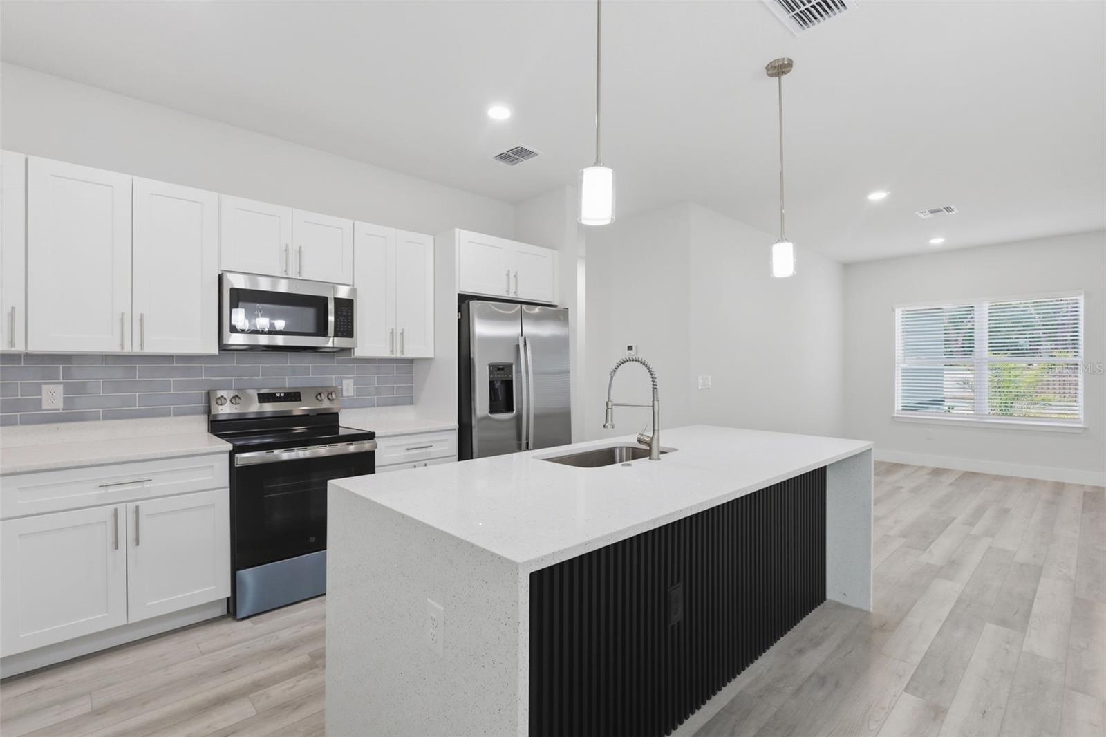 Image 13 of 46 For 16475 89th Terrace