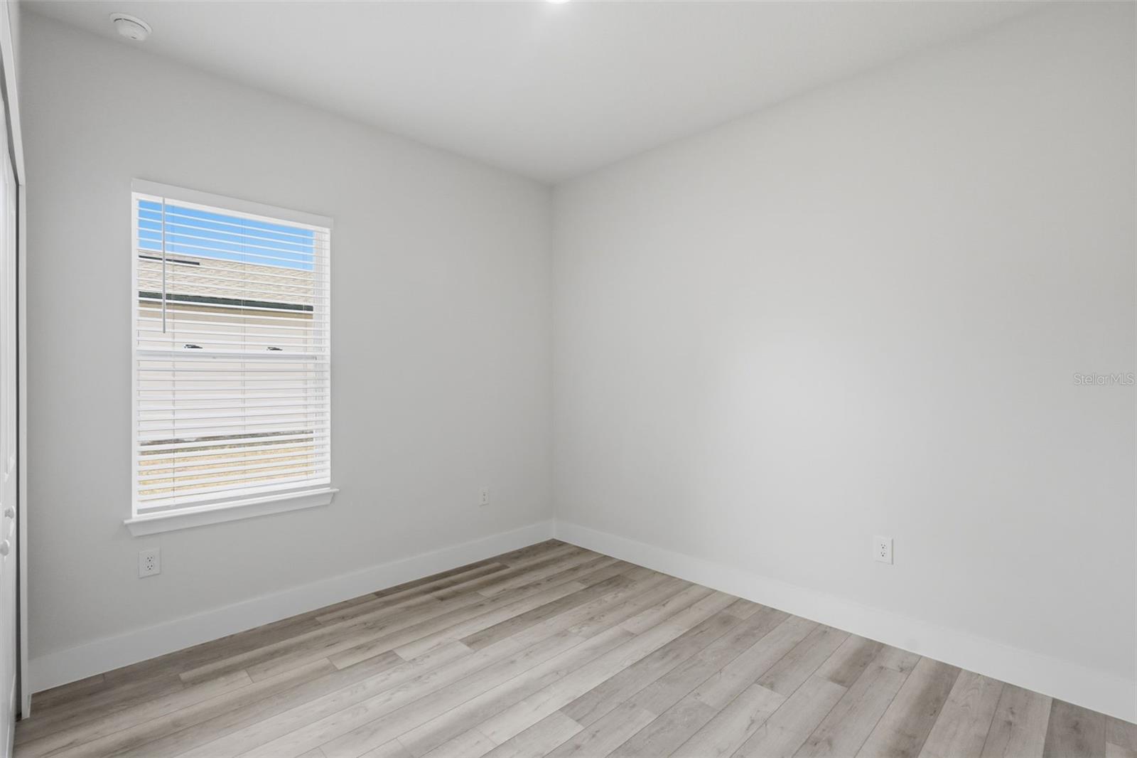 Image 19 of 46 For 16475 89th Terrace