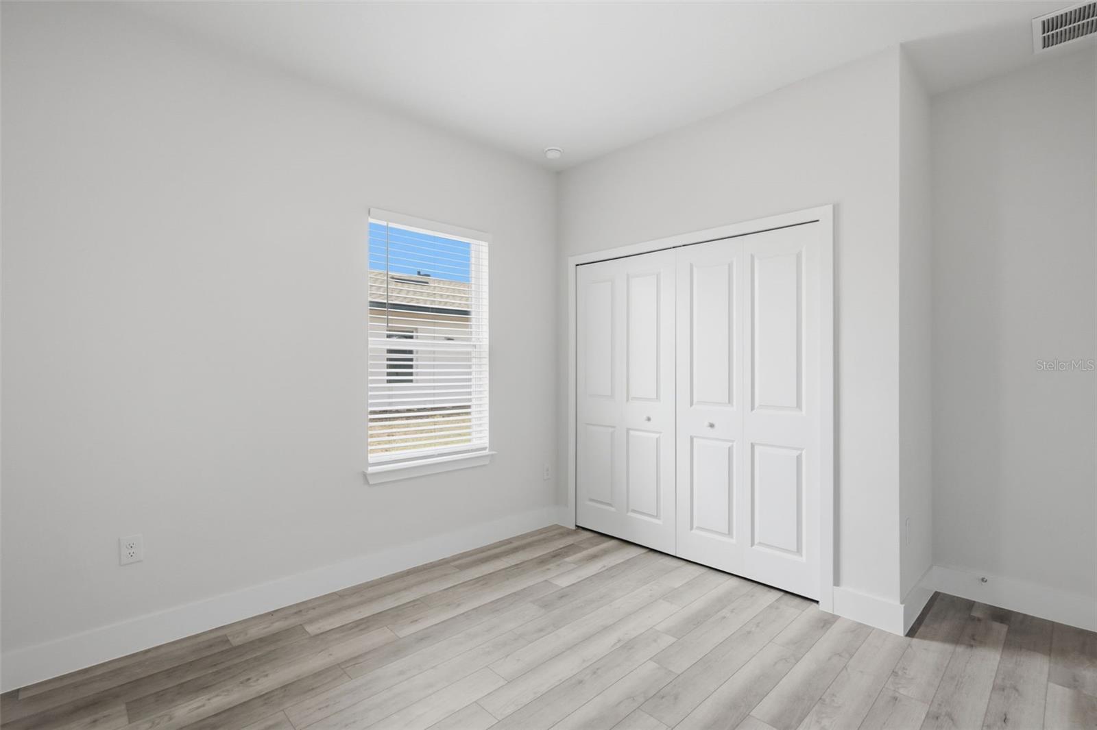 Image 23 of 46 For 16475 89th Terrace