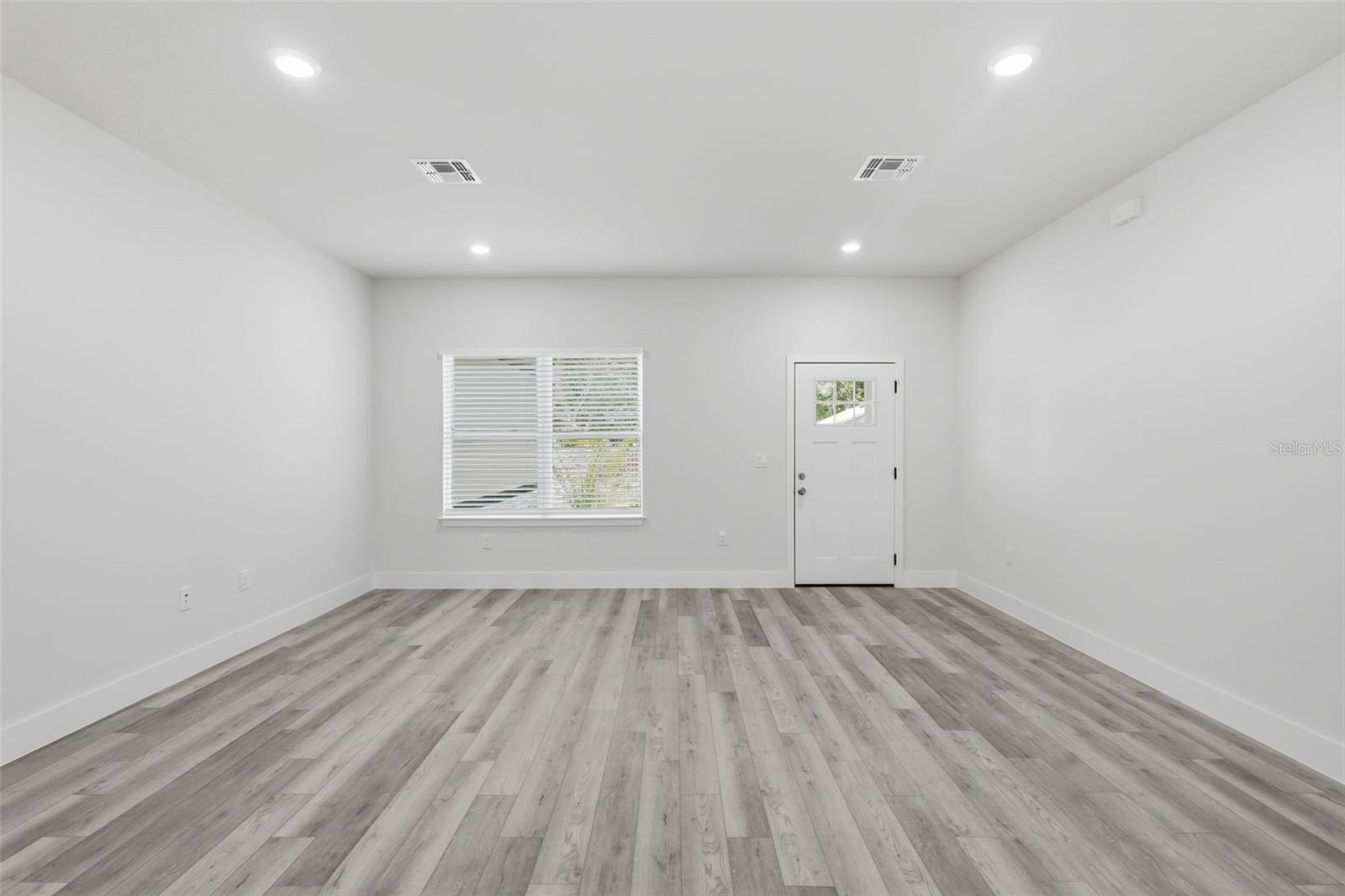 Image 3 of 46 For 16475 89th Terrace