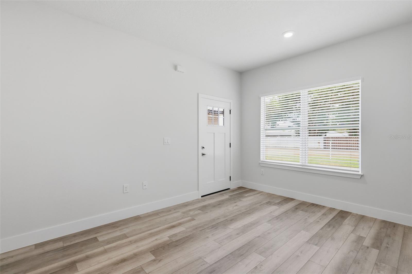 Image 33 of 46 For 16475 89th Terrace