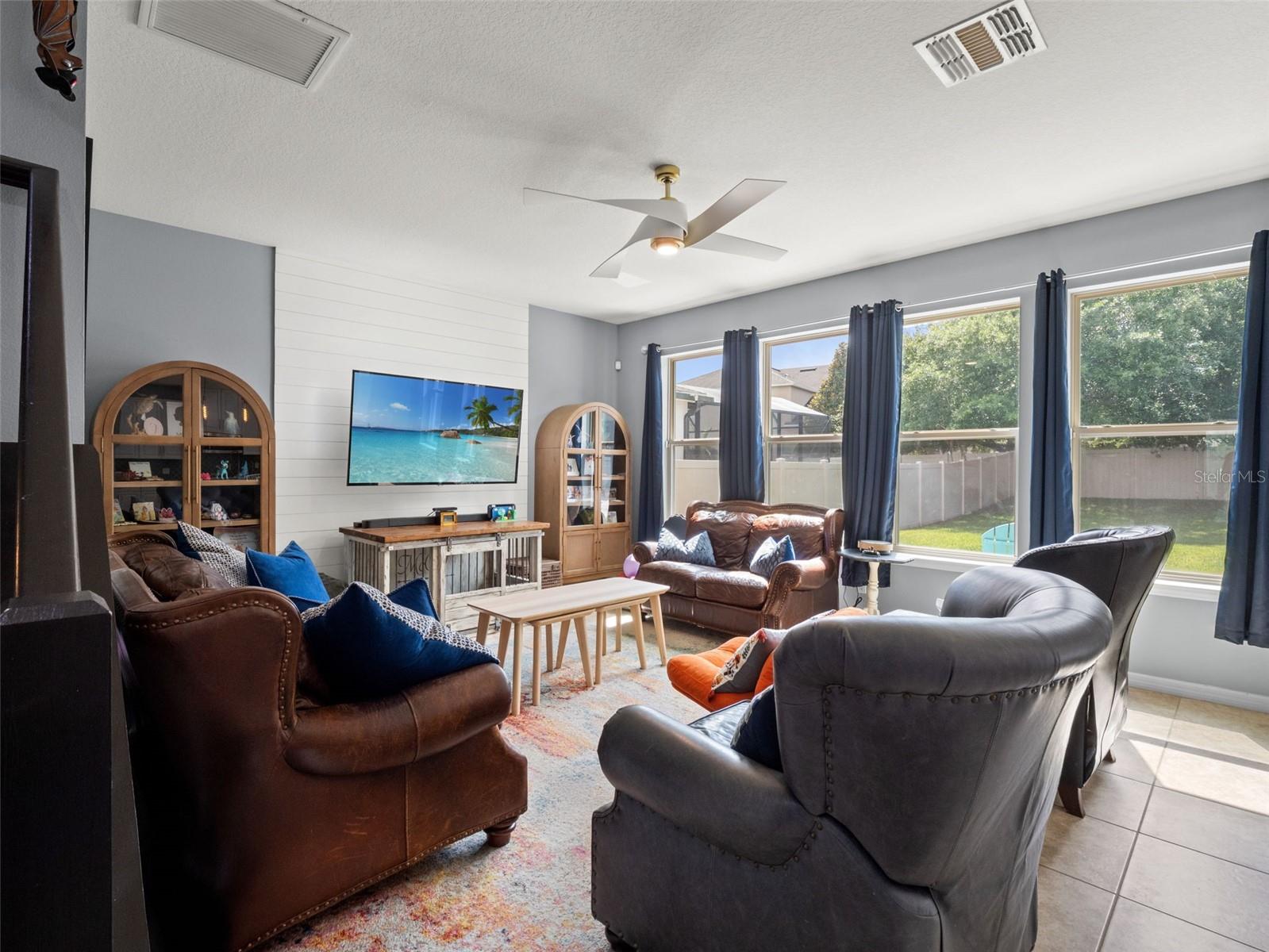Image 13 of 63 For 4896 Palmetto Park Drive