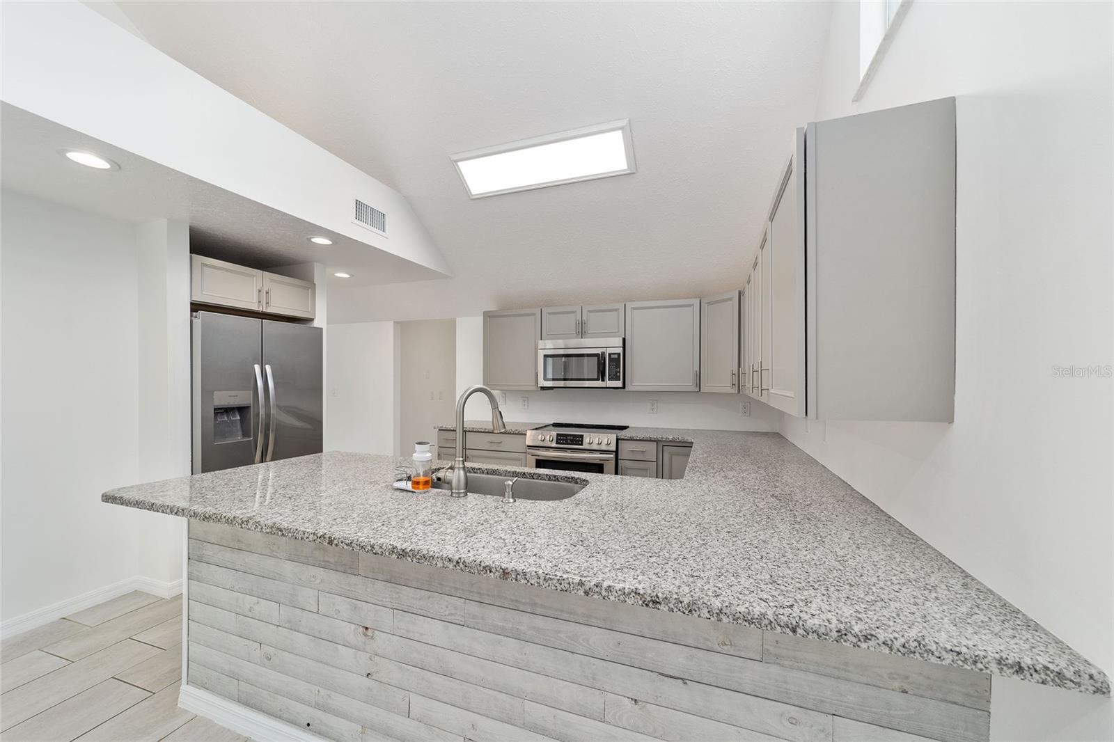 Image 17 of 59 For 2159 7th Terrace