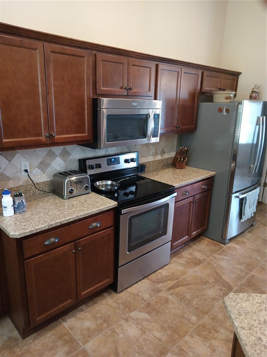 Image 11 of 27 For 987 65 Circle