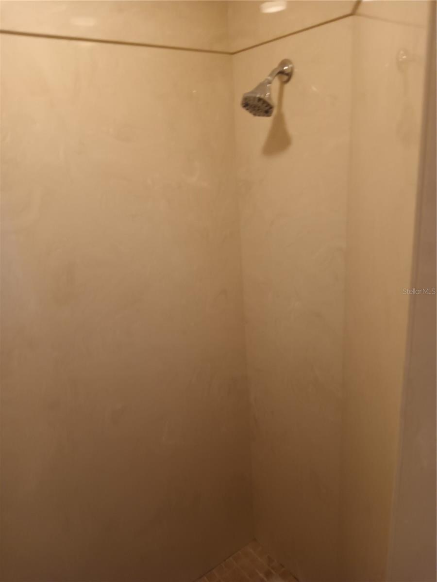 Image 18 of 27 For 987 65 Circle