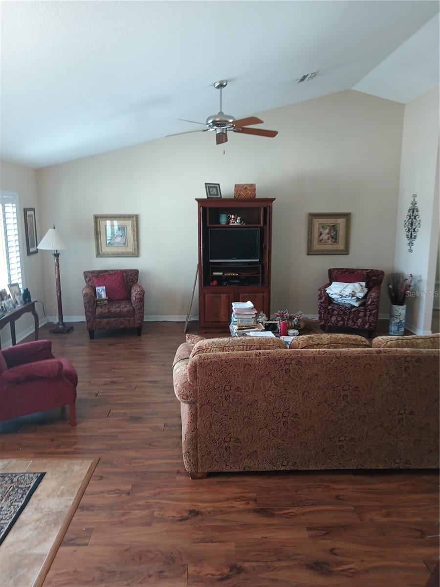 Image 5 of 27 For 987 65 Circle