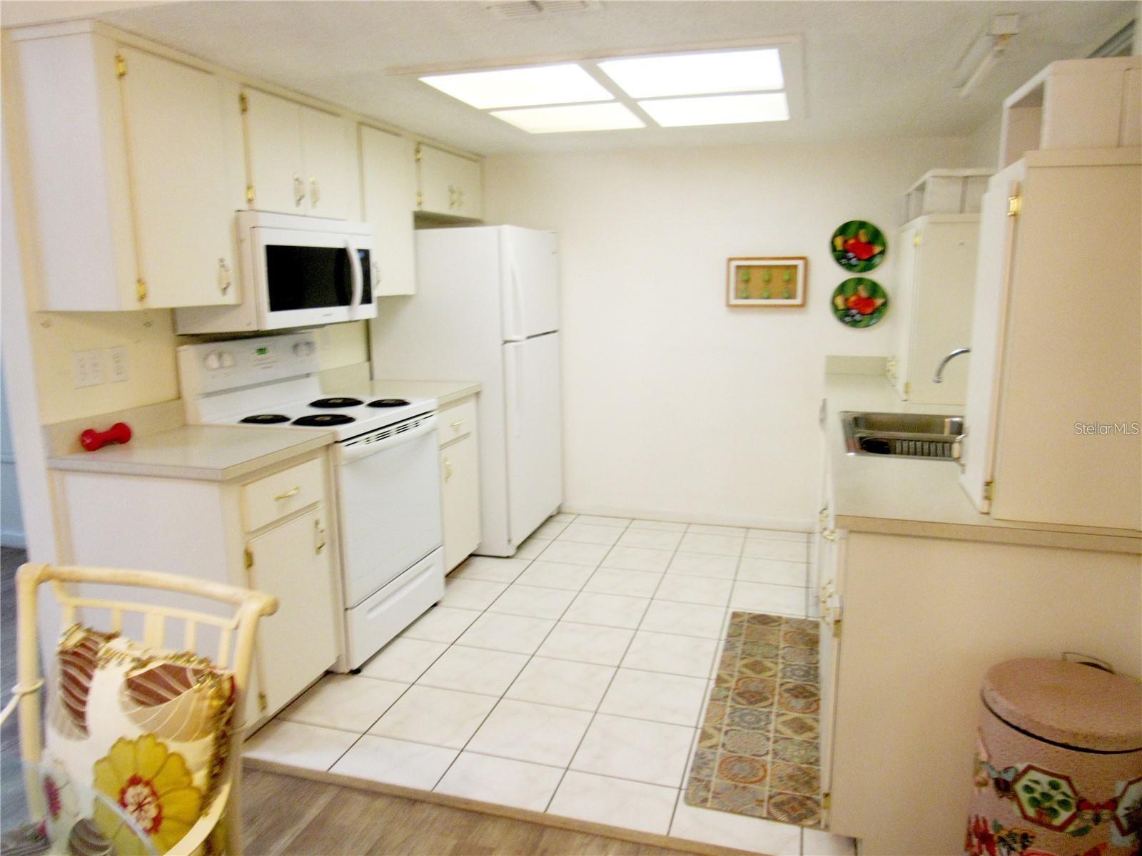 Image 5 of 21 For 8942 109th Lane