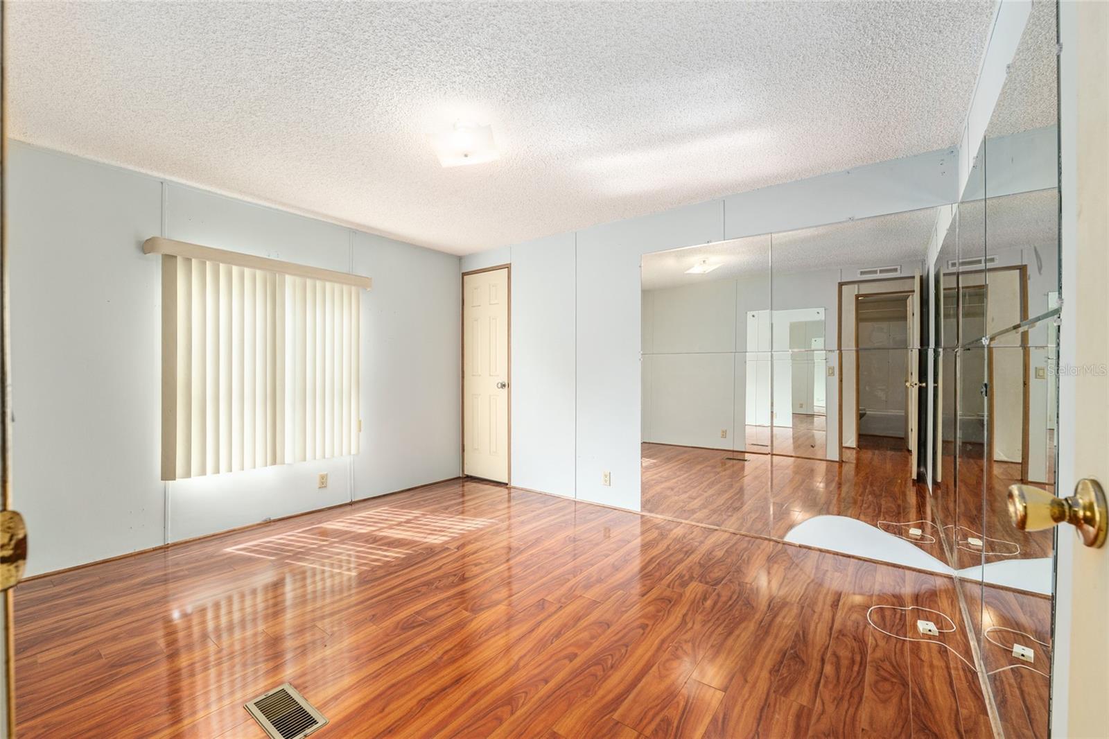 Image 4 of 71 For 15460 85th Avenue