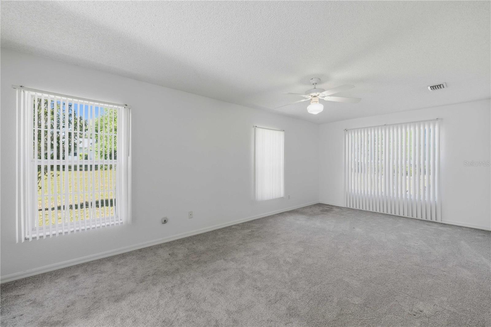 Image 15 of 33 For 10772 53rd Circle