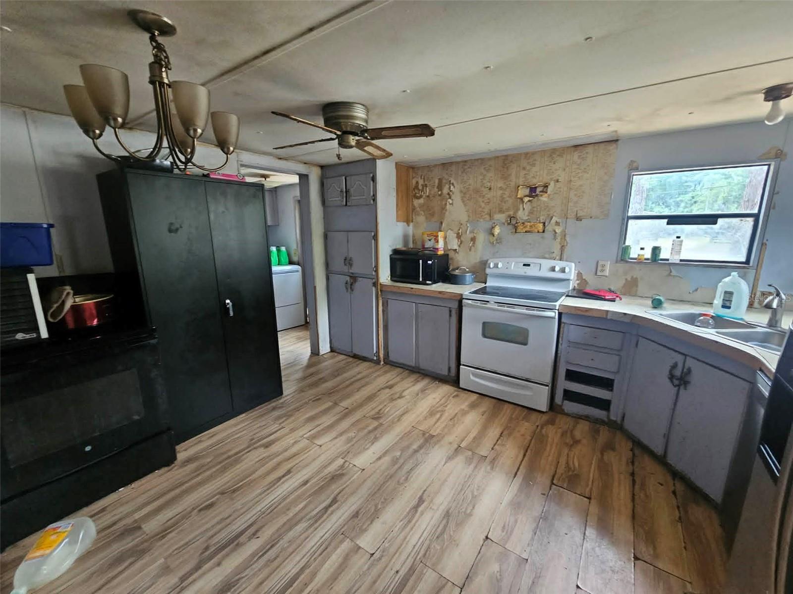 Image 18 of 31 For 5600 71st Street