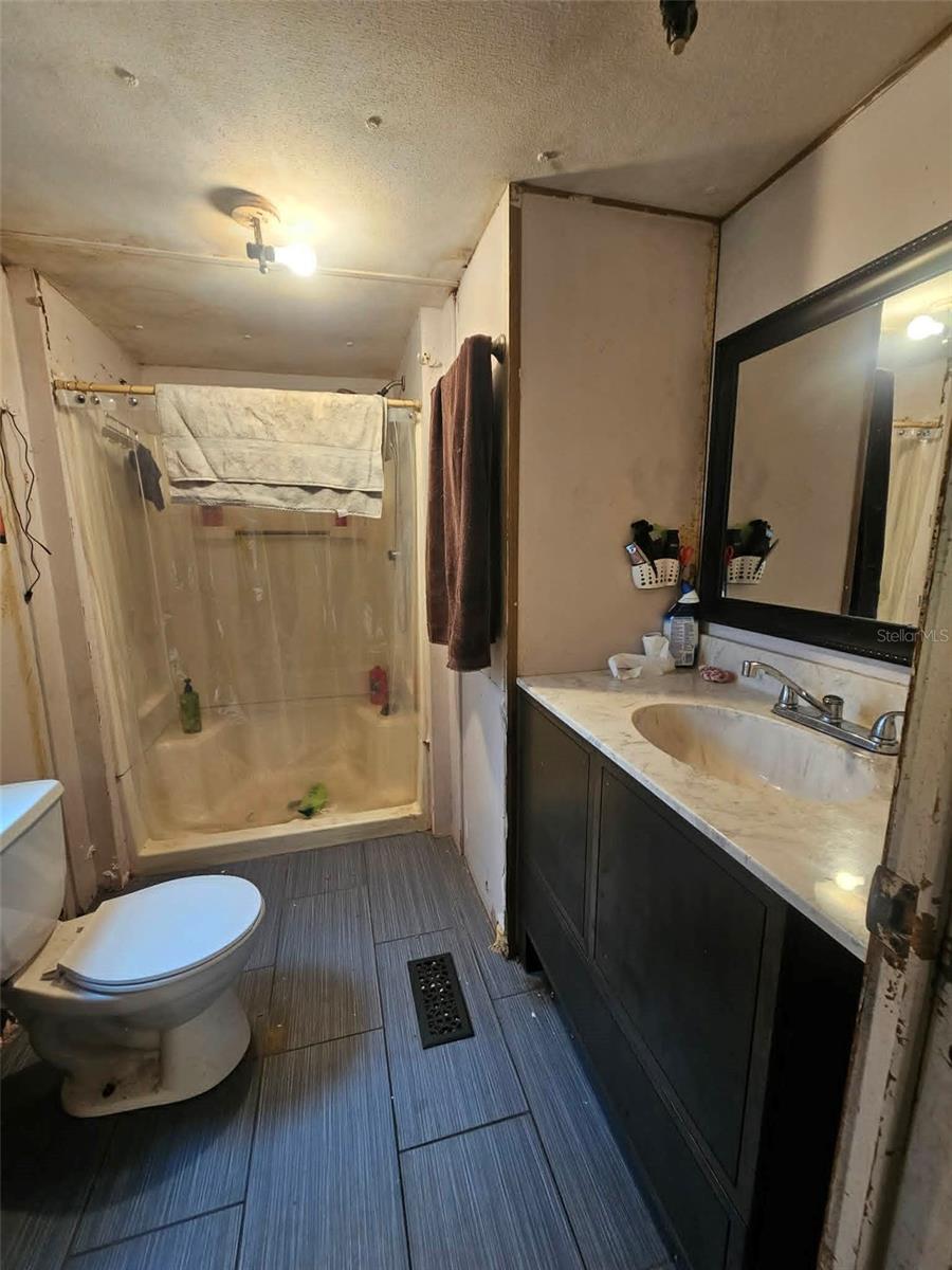 Image 23 of 31 For 5600 71st Street