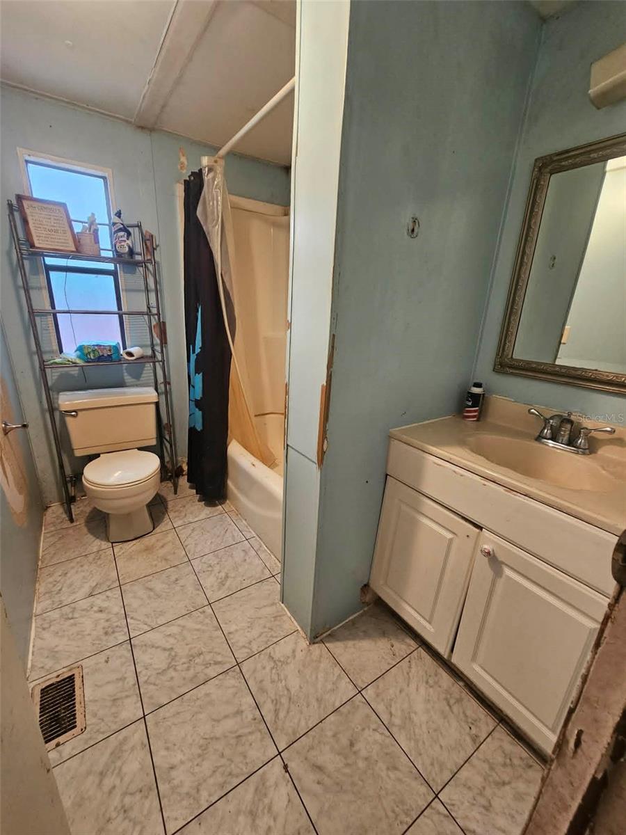 Image 27 of 31 For 5600 71st Street