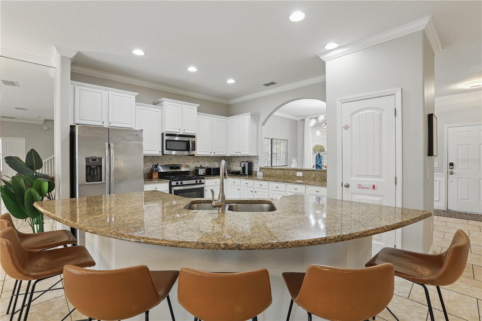 Image 10 of 55 For 4147 Oaktree Drive