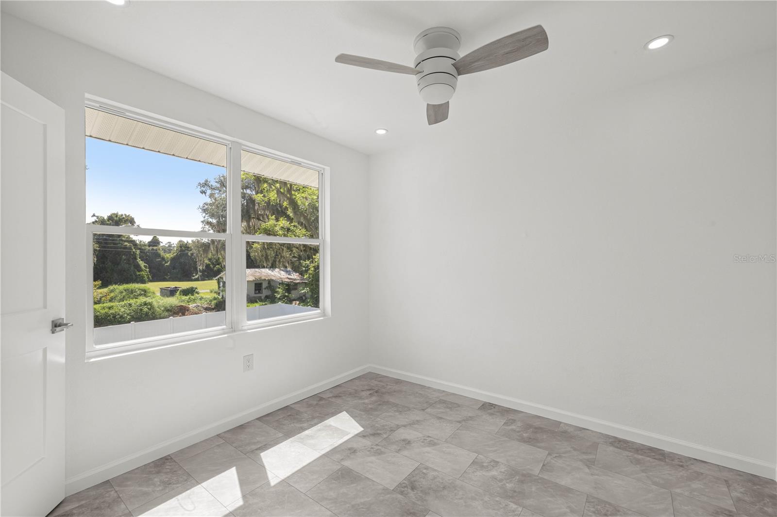 Image 14 of 25 For 305 5th Terrace