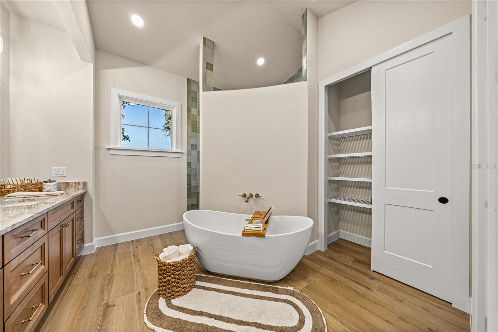 Image 14 of 38 For 2120 41st Avenue