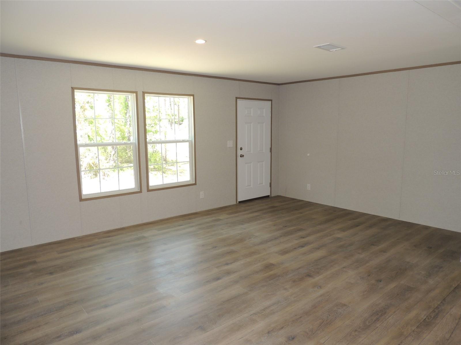 Image 11 of 39 For 14230 20th Street