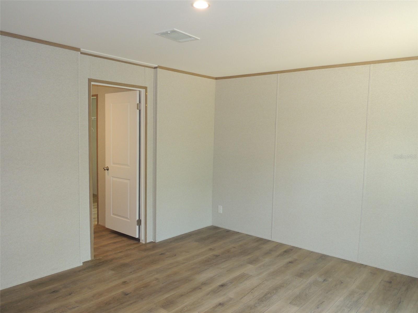 Image 24 of 39 For 14230 20th Street