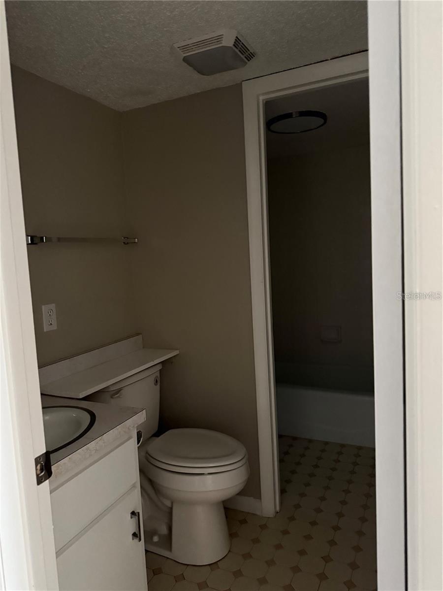 Image 6 of 8 For 737 Midway Drive A