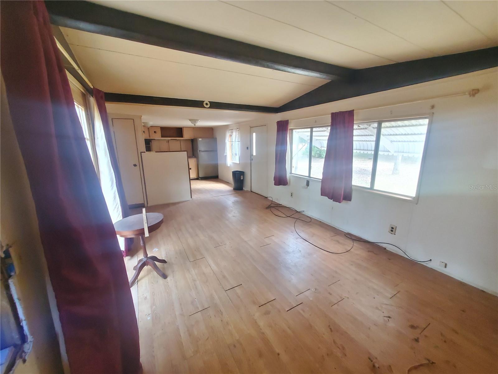 Listing photo id 8 for 6945 110th Street