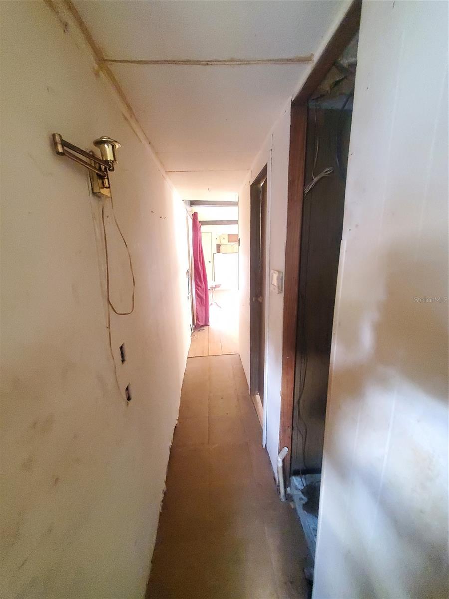 Listing photo id 10 for 6945 110th Street