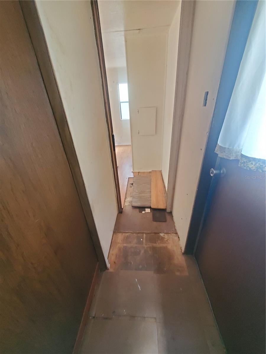 Listing photo id 11 for 6945 110th Street