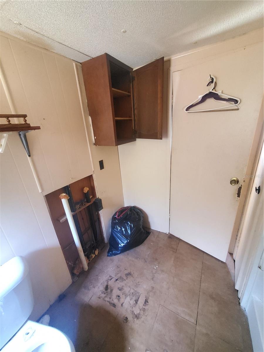 Listing photo id 15 for 6945 110th Street