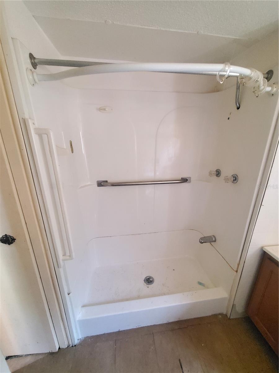 Listing photo id 17 for 6945 110th Street