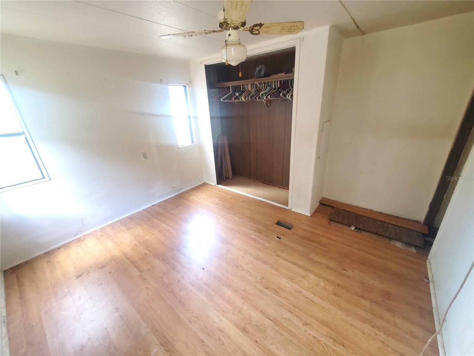 Listing photo id 19 for 6945 110th Street