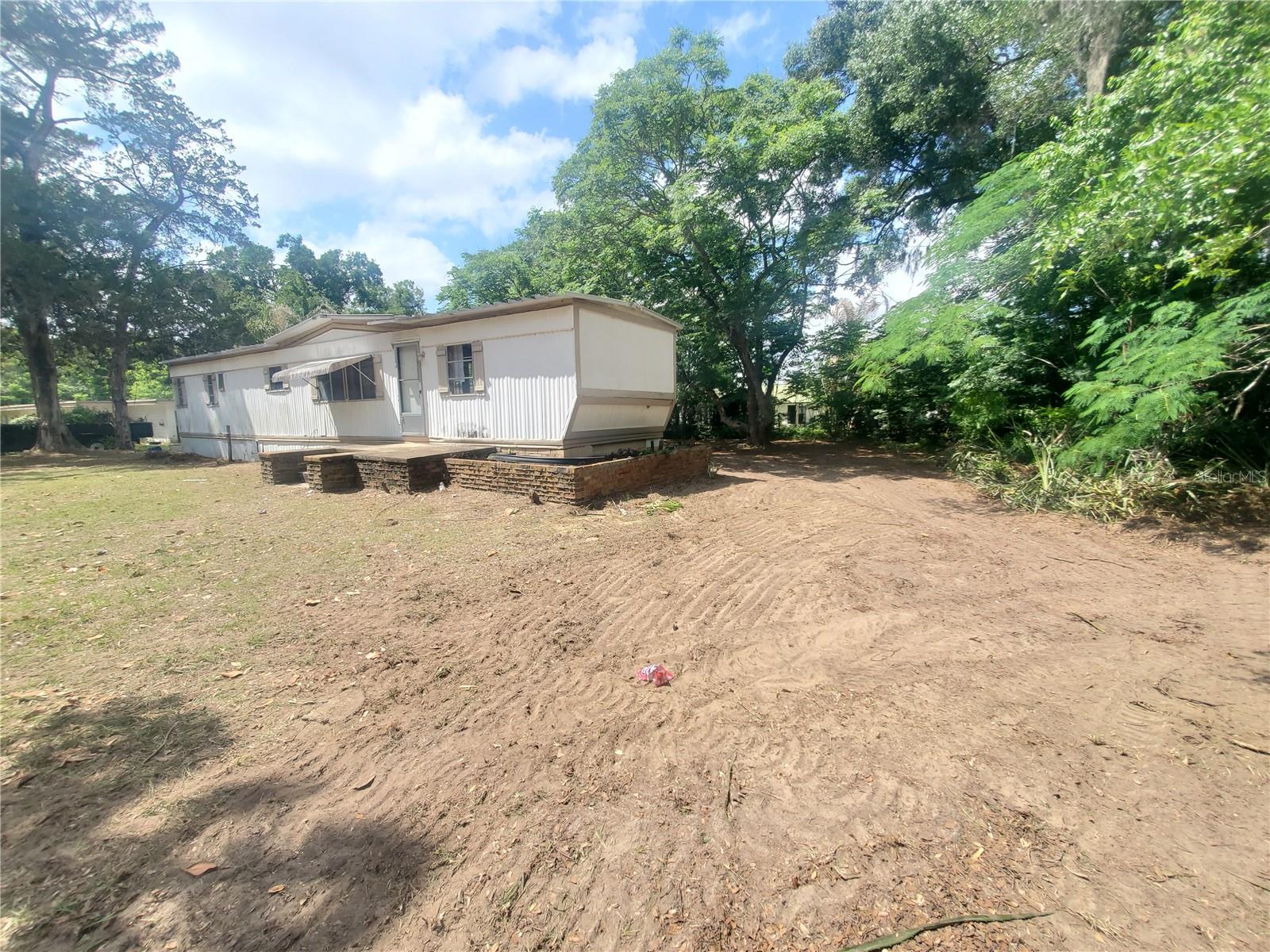 Listing photo id 22 for 6945 110th Street