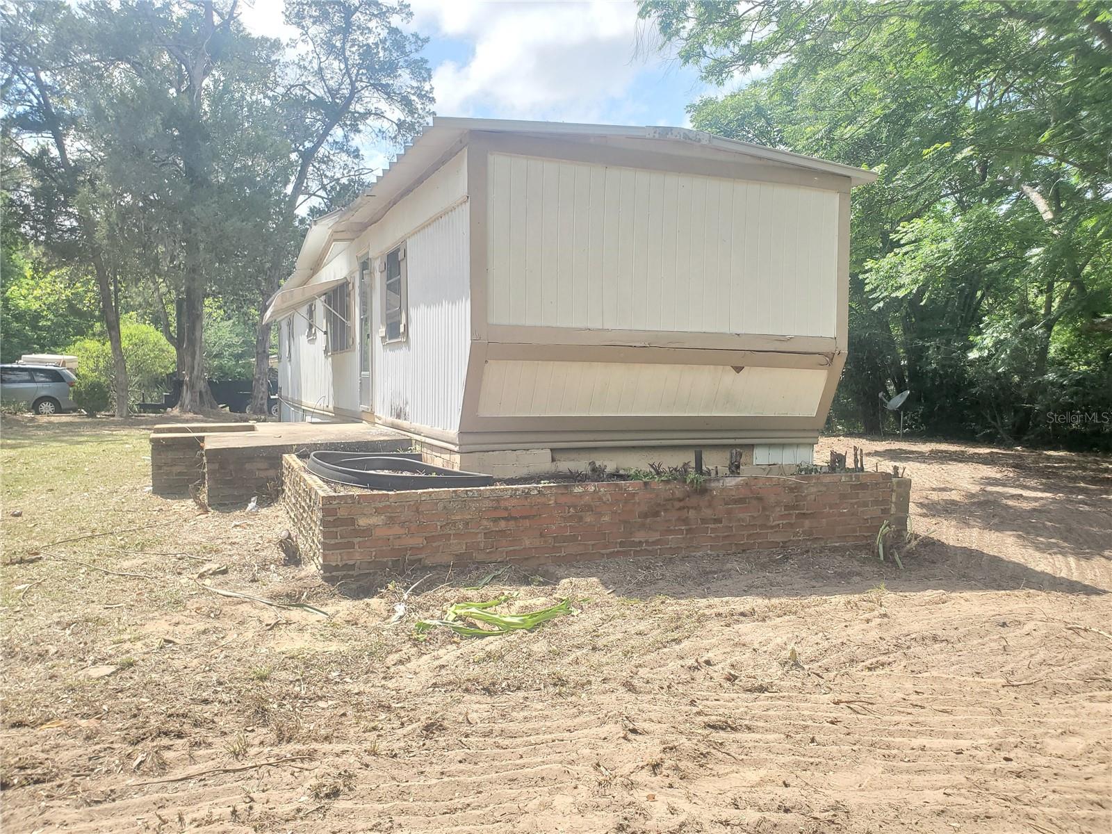 Listing photo id 23 for 6945 110th Street