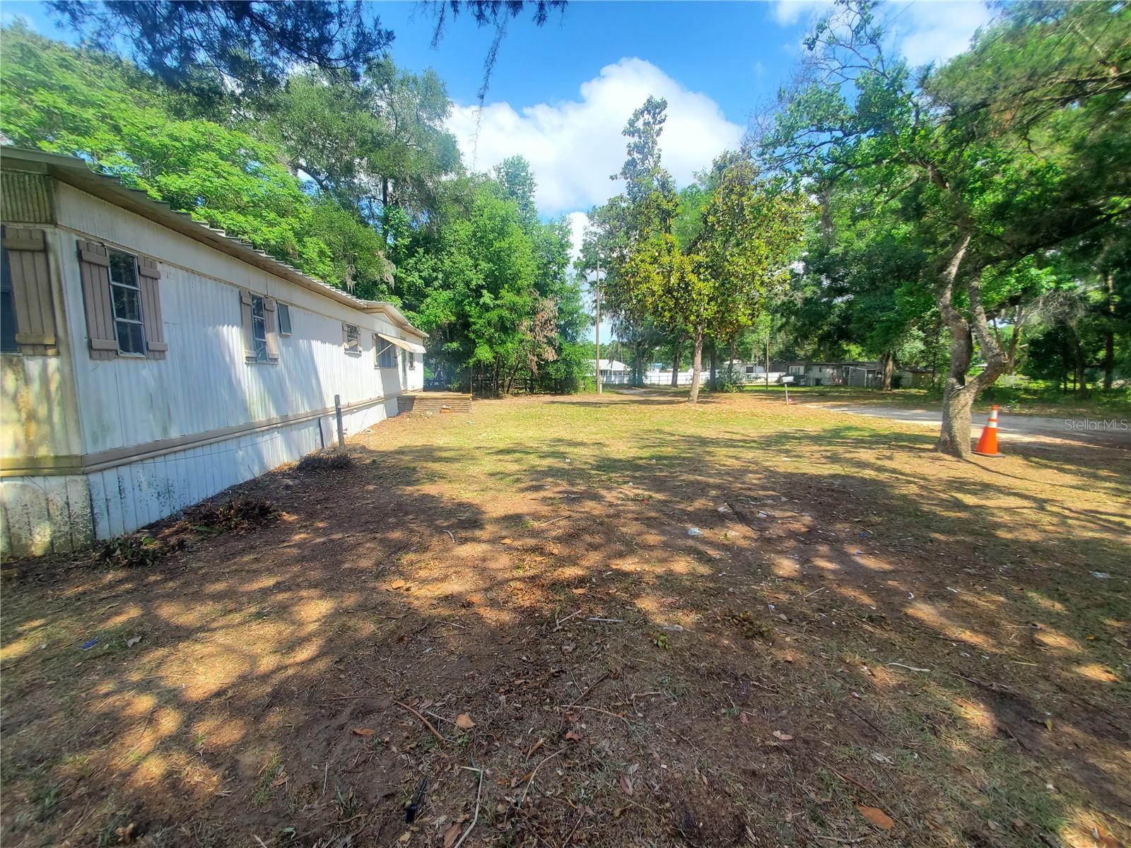 Listing photo id 25 for 6945 110th Street