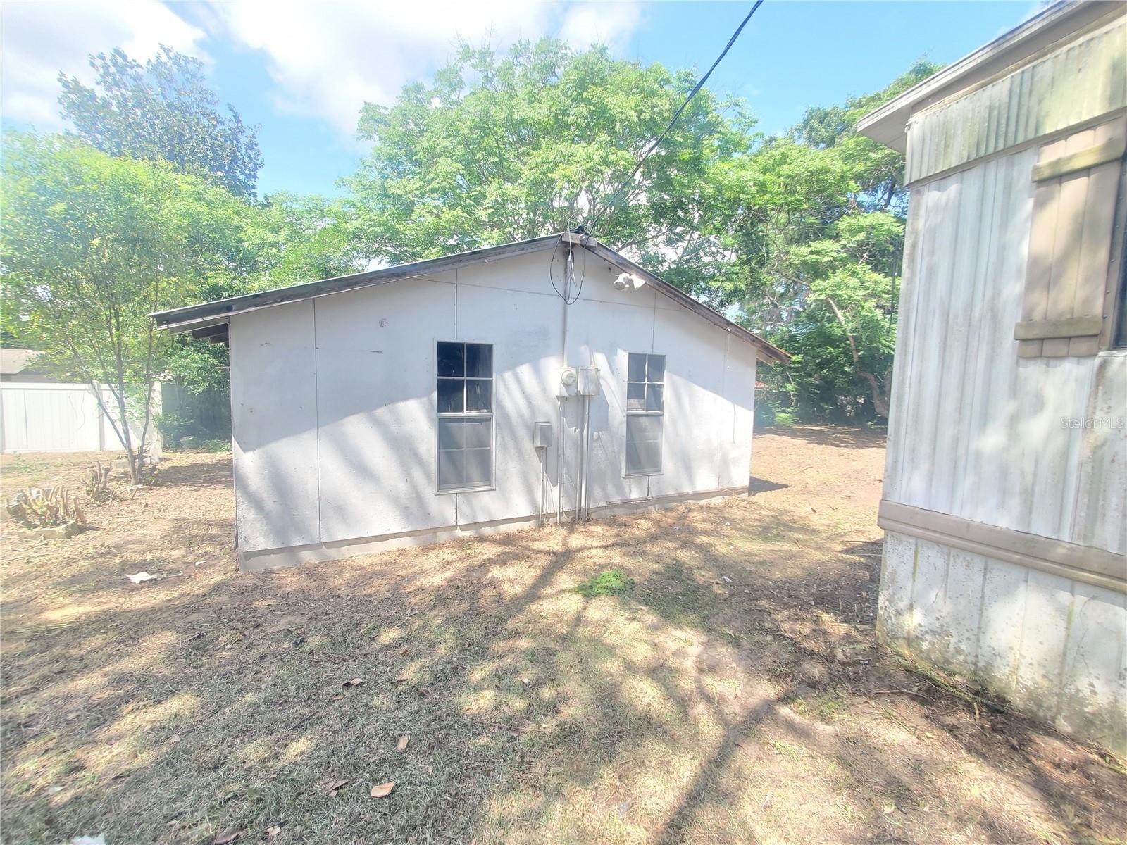 Listing photo id 27 for 6945 110th Street